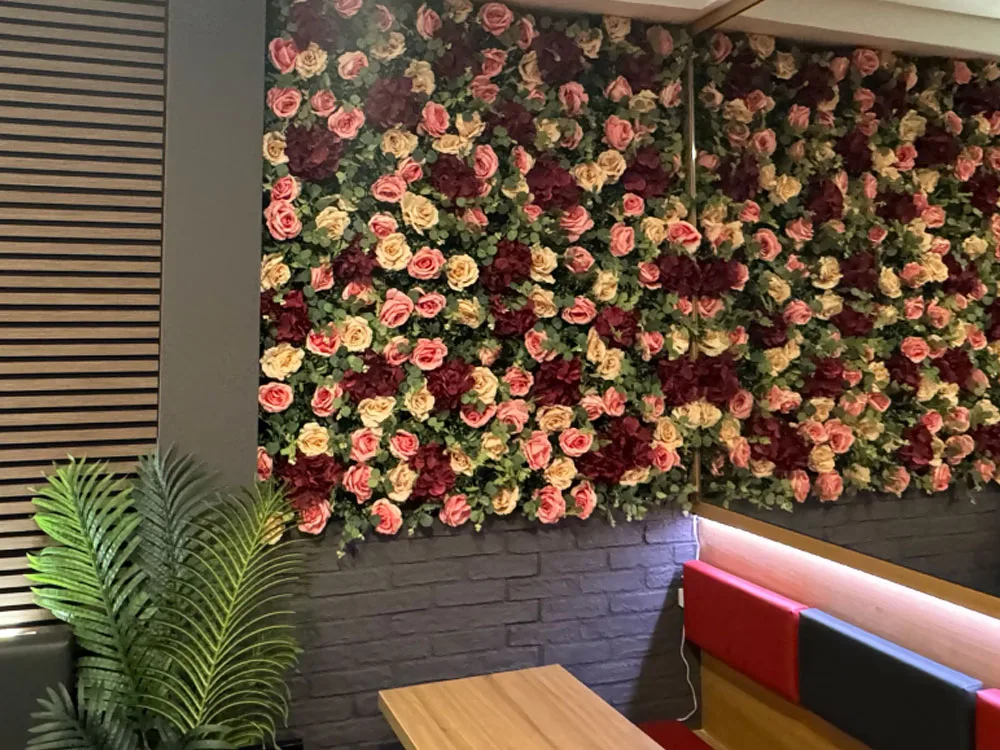 Wall flower - pink rose and dark red hydrangea, 50 x 50 cm